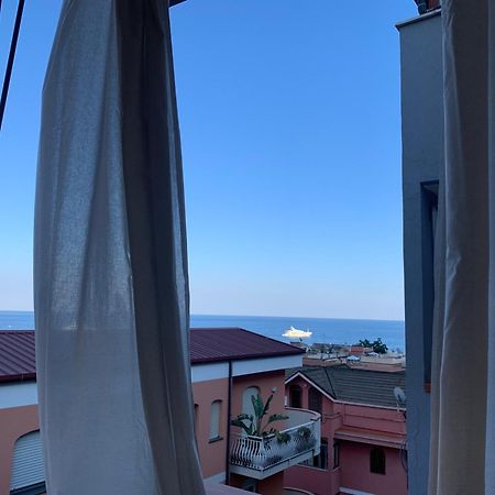 Residence La Fenice Ff Giardini Naxos Exteriör bild
