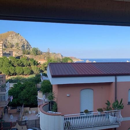 Residence La Fenice Ff Giardini Naxos Exteriör bild