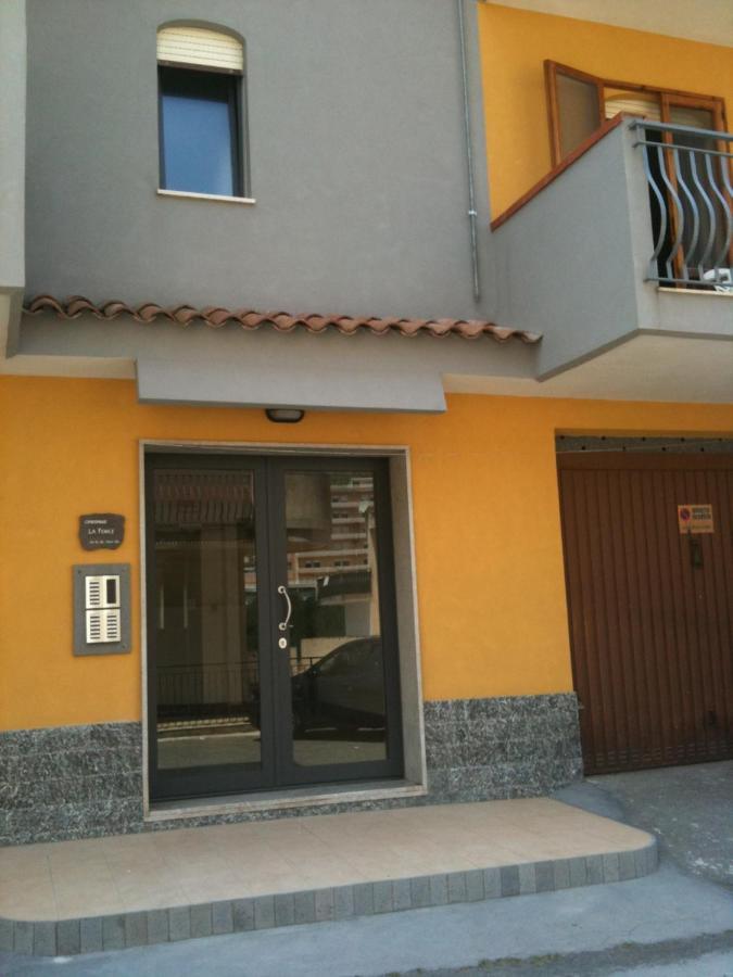 Residence La Fenice Ff Giardini Naxos Exteriör bild