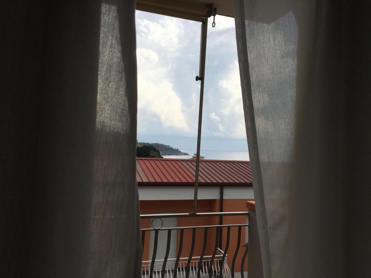 Residence La Fenice Ff Giardini Naxos Exteriör bild