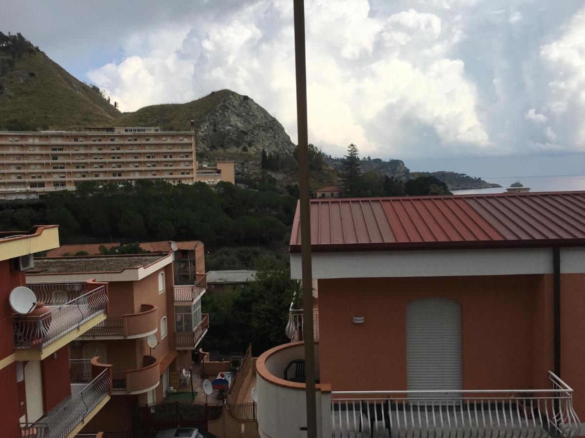 Residence La Fenice Ff Giardini Naxos Exteriör bild