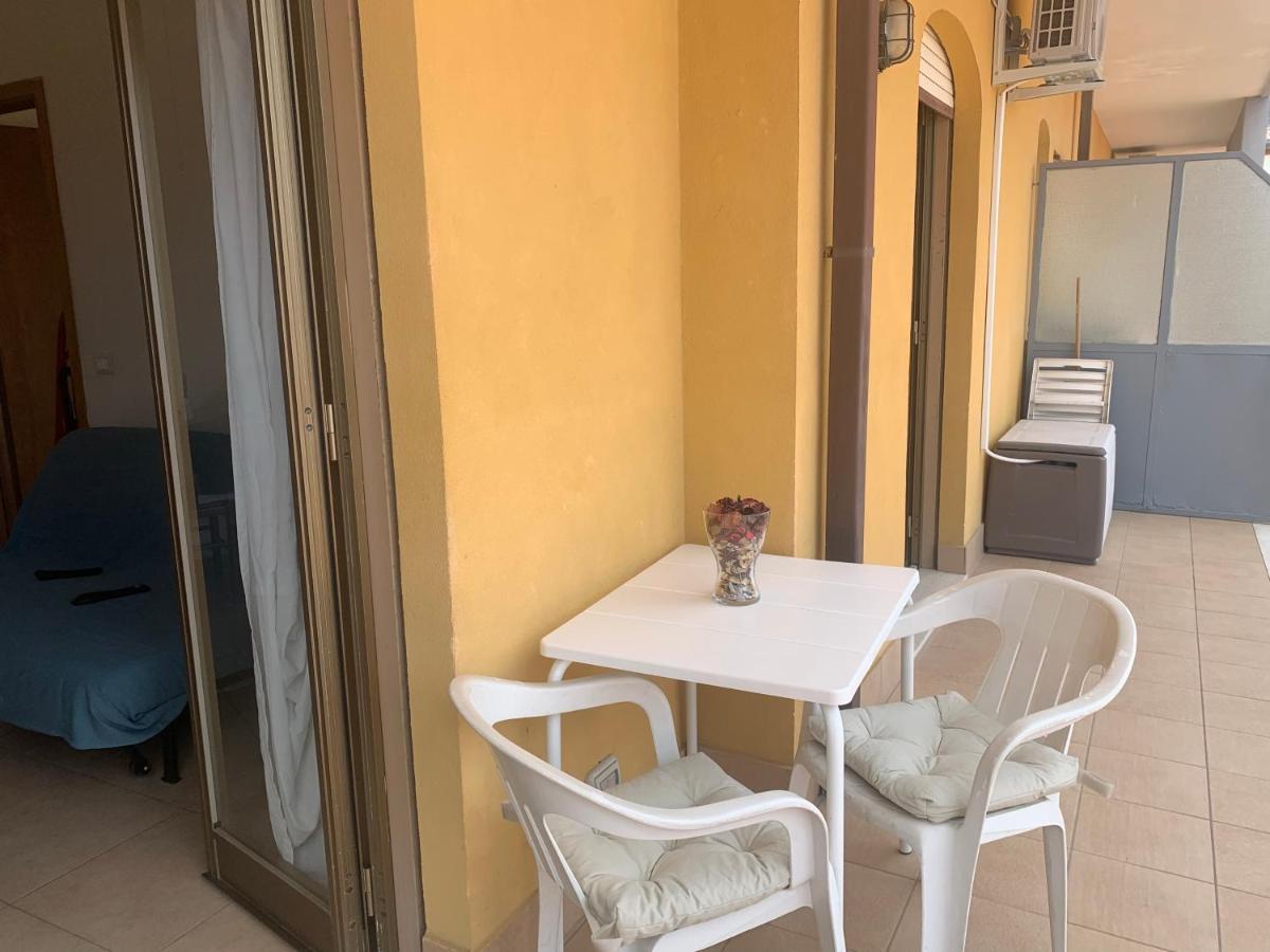 Residence La Fenice Ff Giardini Naxos Exteriör bild