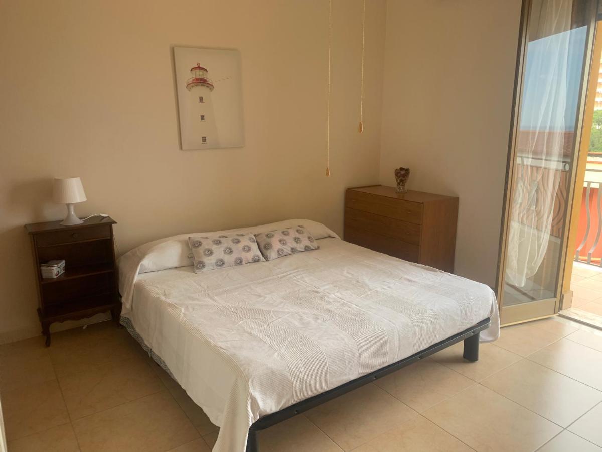 Residence La Fenice Ff Giardini Naxos Exteriör bild