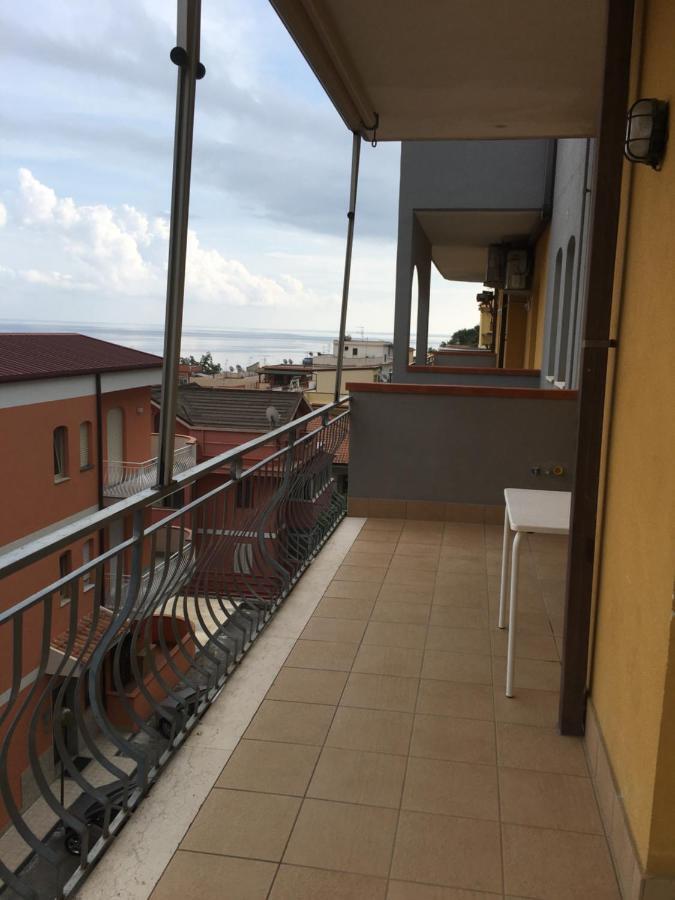 Residence La Fenice Ff Giardini Naxos Exteriör bild
